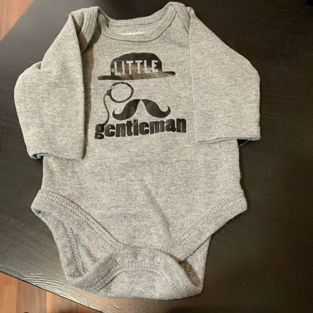 Little Gentleman Long Sleeve Onesie‎
